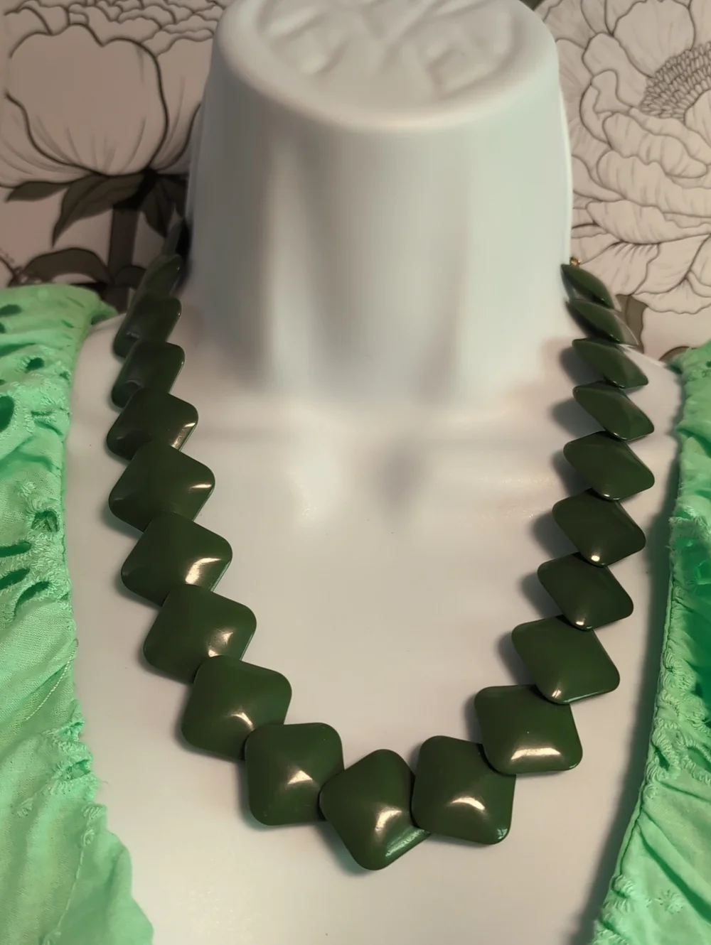 Vtg Overlapping Tile Link Forest Green Necklace